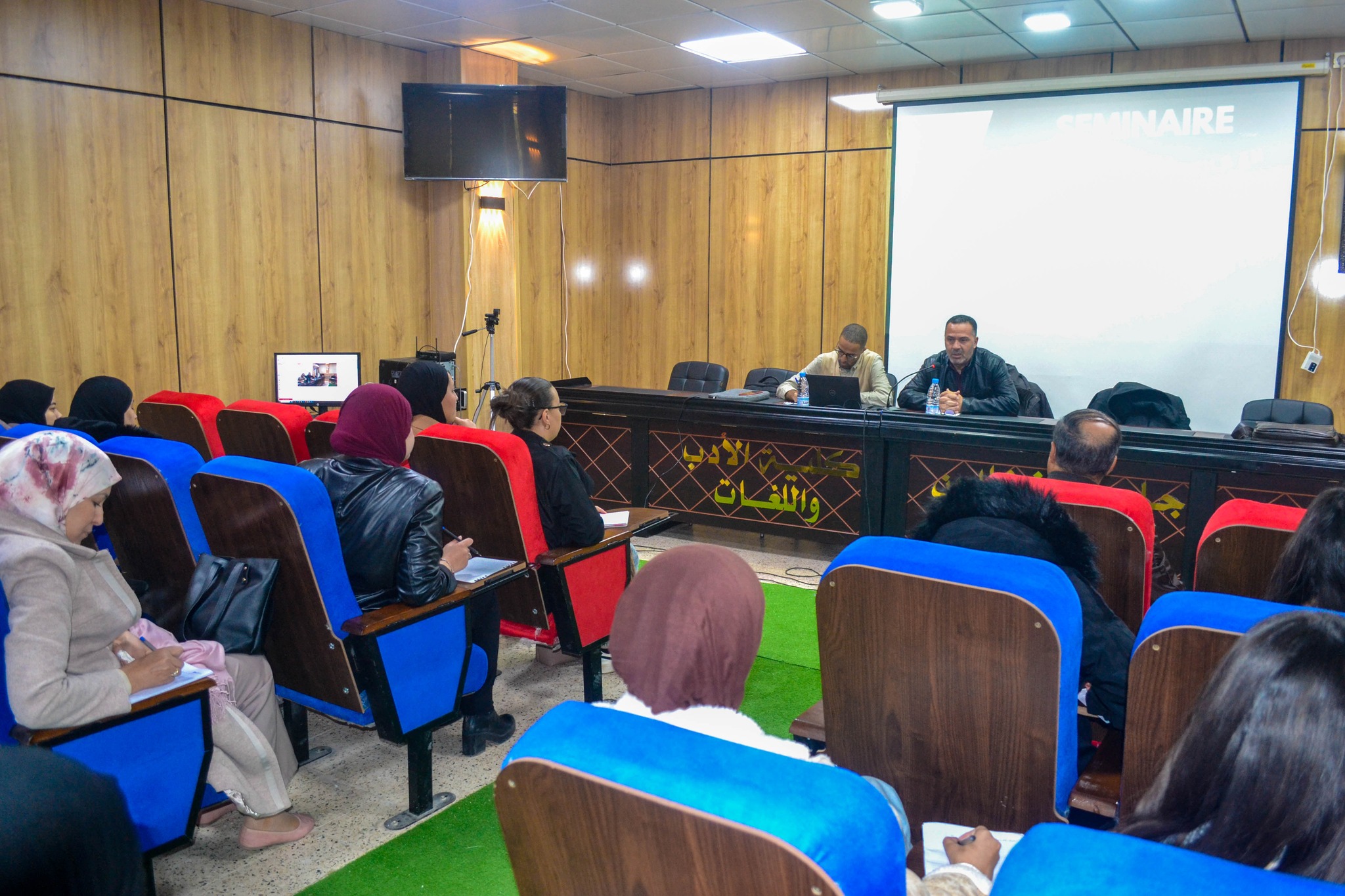 La citation automatique des références bibliographiques et techniques de rédaction scientifique en analyse du discours